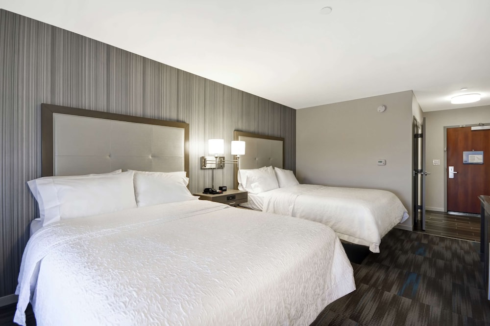 Room, 2 Queen Beds, Accessible, Non Smoking - Photo 1