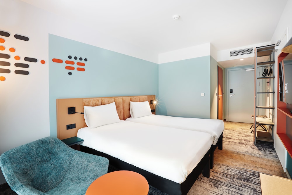 Standard Room, 2 Twin Beds - Photo 1