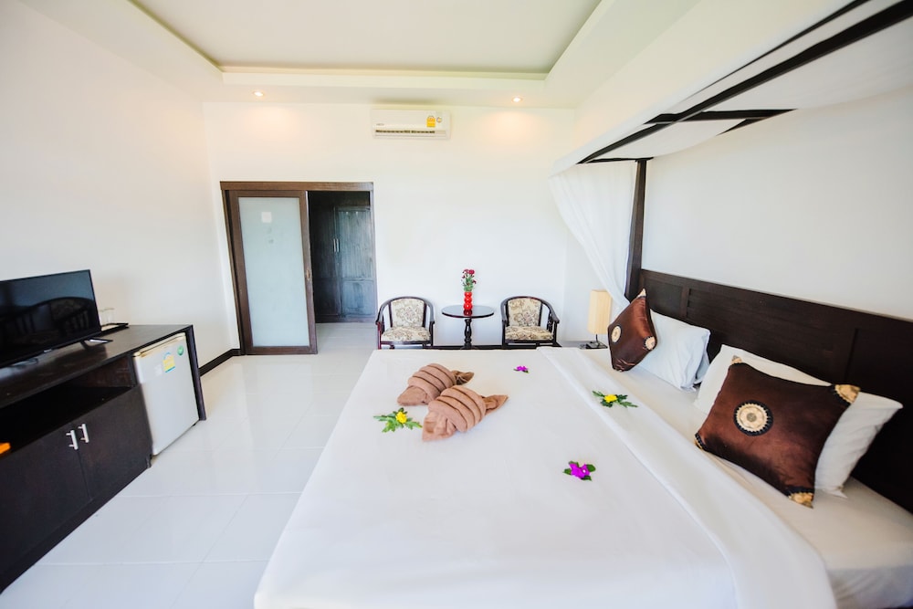 Deluxe Double Room, Pool Access photo 2
