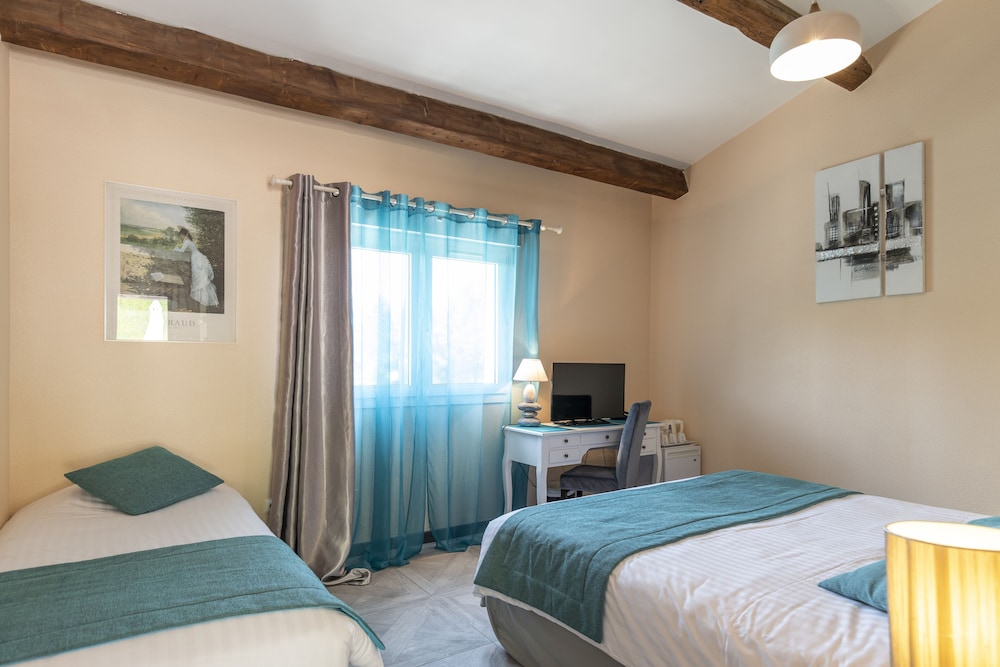 Comfort Triple Room