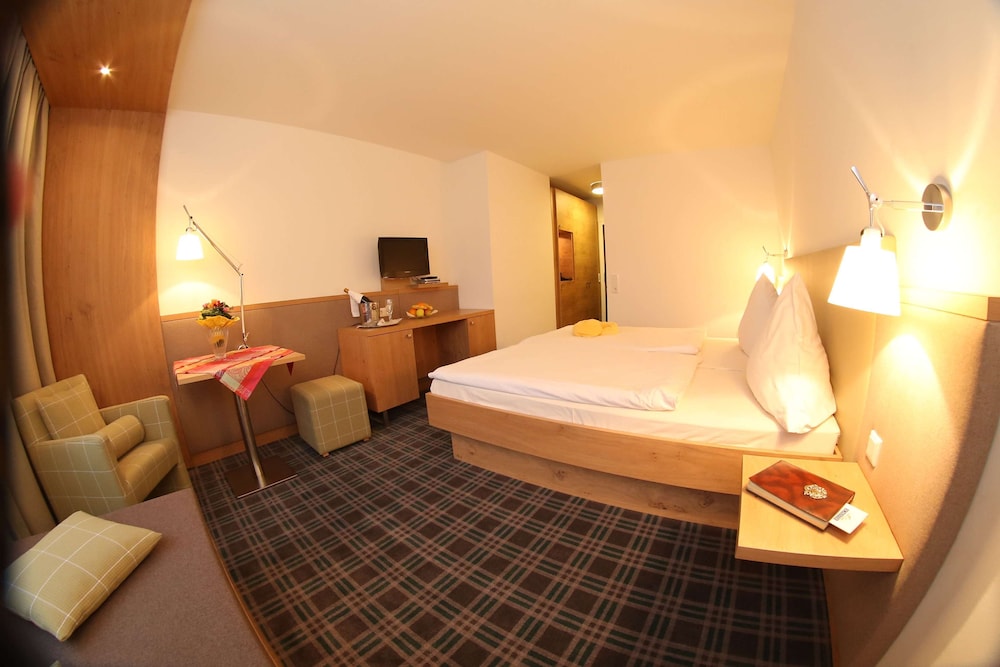 Deluxe Room, 1 Double Bed (Deluxe Double)