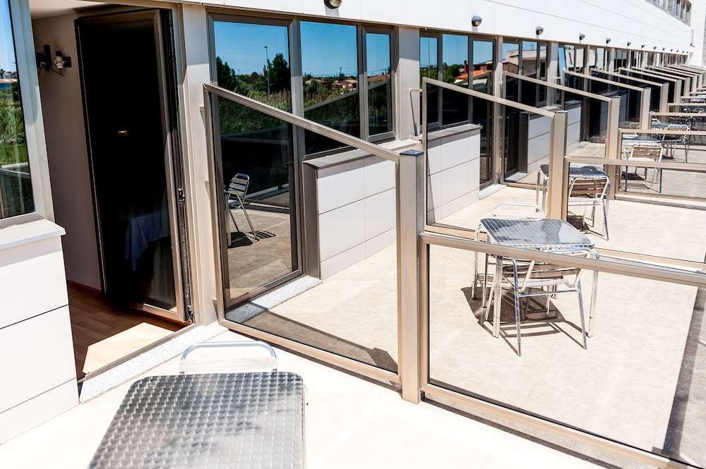 Superior Double Room, Balcony - Photo 5