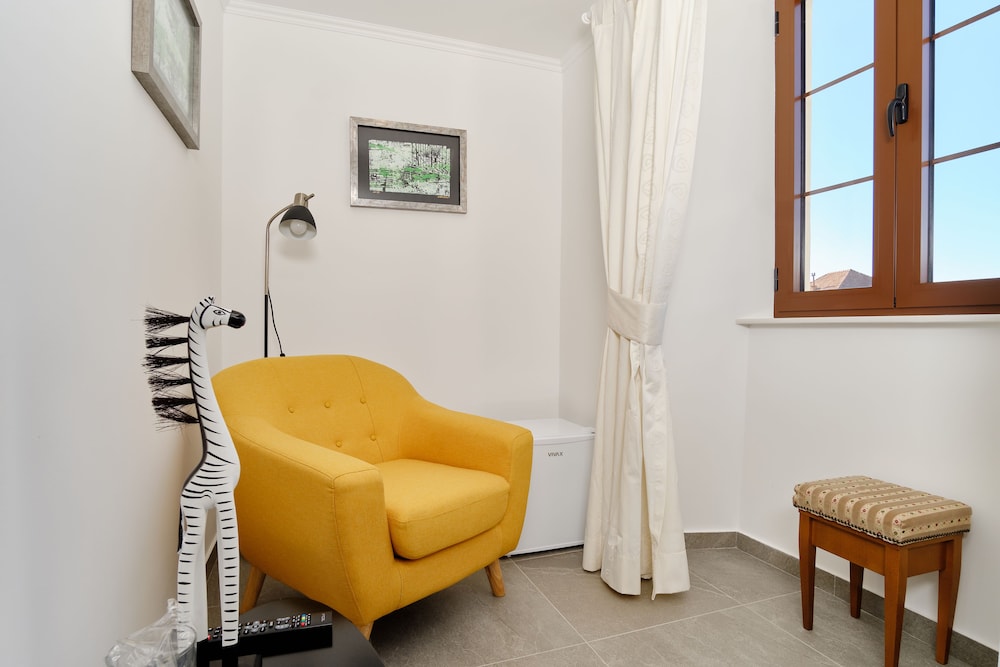 Deluxe Double or Twin Room photo 2