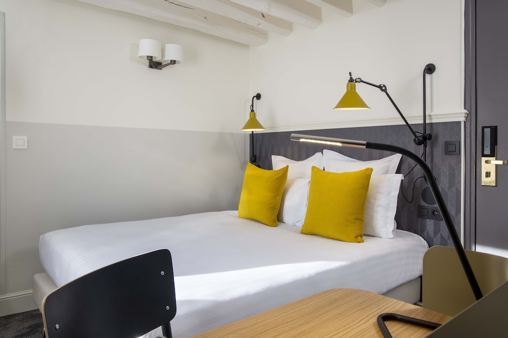 Double Classic Room thumbnail 6