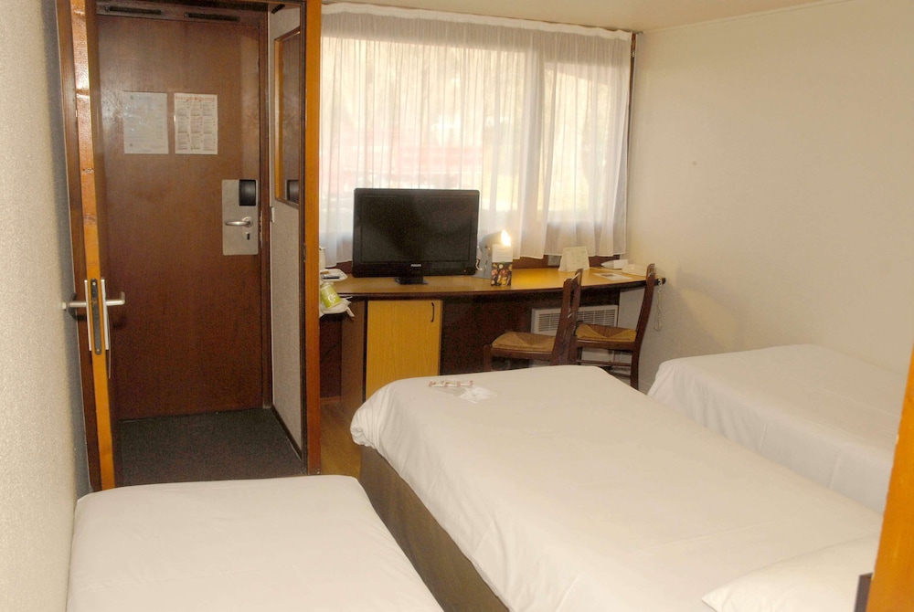 Standard Room, 2 Twin Beds photo 1