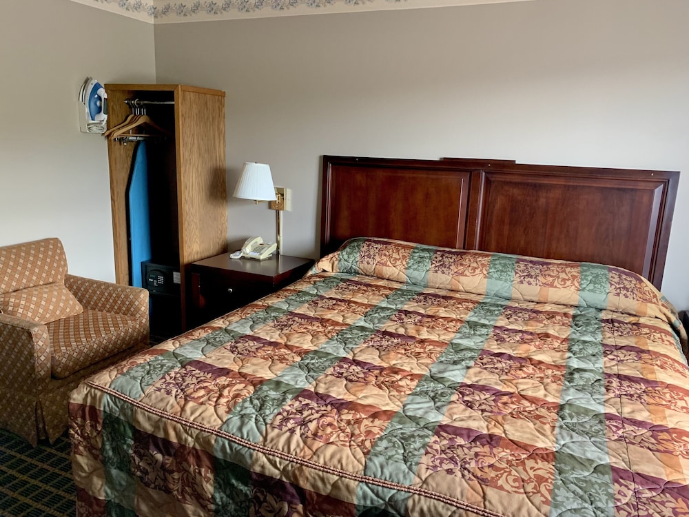 Superior Room, 1 King Bed photo 2