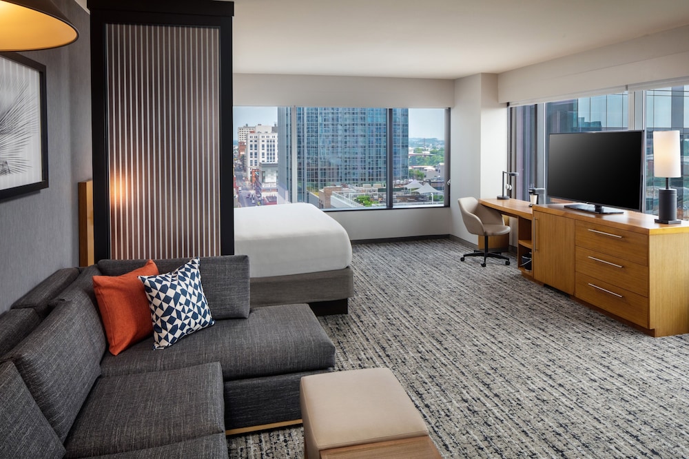 Deluxe Room, 1 King Bed