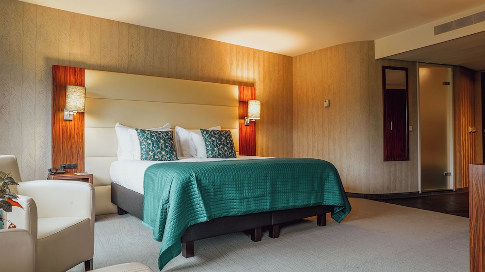 Executive Quadruple Room - Photo 2