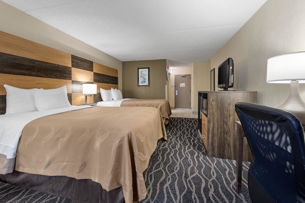 Room, 1 Double Bed, Accessible, Non Smoking (Bathtub/Shower Combo) photo 2