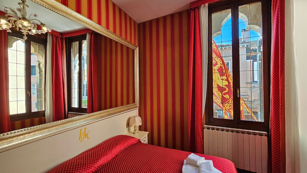 Superior Triple Room, City View photo 1