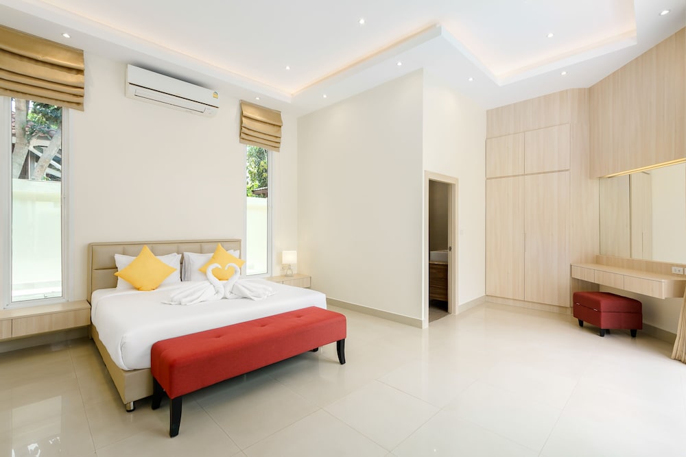 room photo