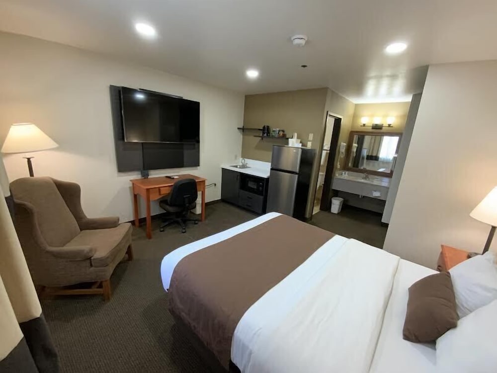 Standard Room, 1 Queen Bed, Non Smoking, Kitchenette - Photo 2