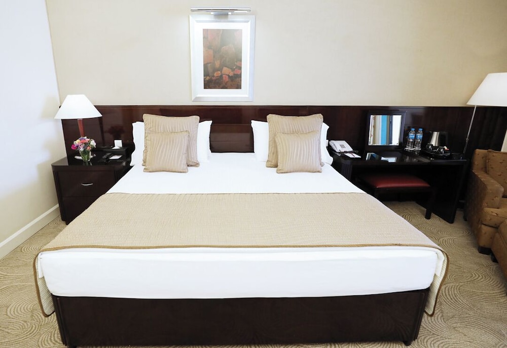 Royal Room, 1 King Bed, Sea View (Club) - Photo 1