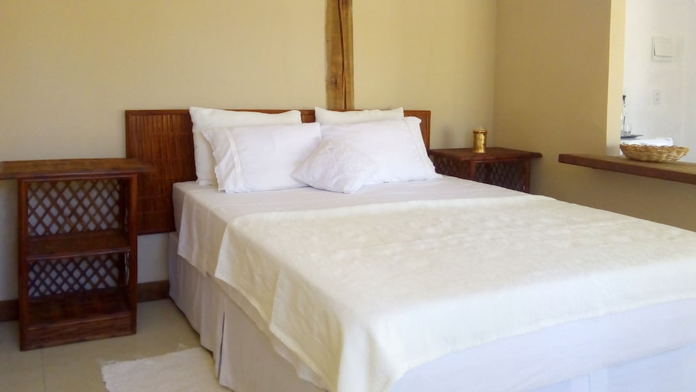 Romantic Suite, 1 Queen Bed, Garden View photo 3