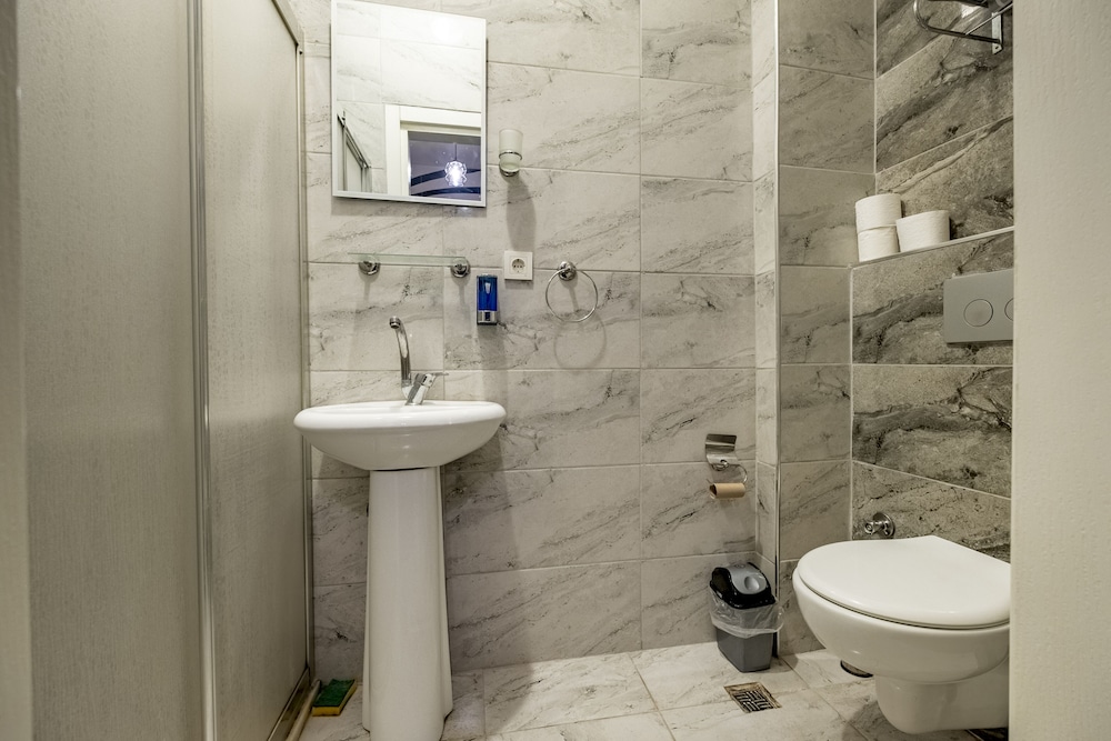 Basic Single Room photo 3