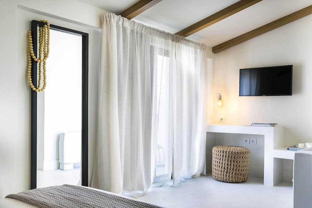Superior Double Room, Partial Sea View photo 3
