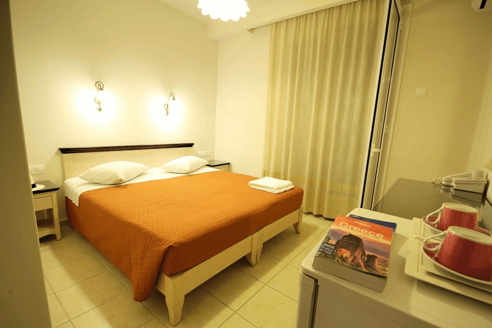 Double Room - Photo 2
