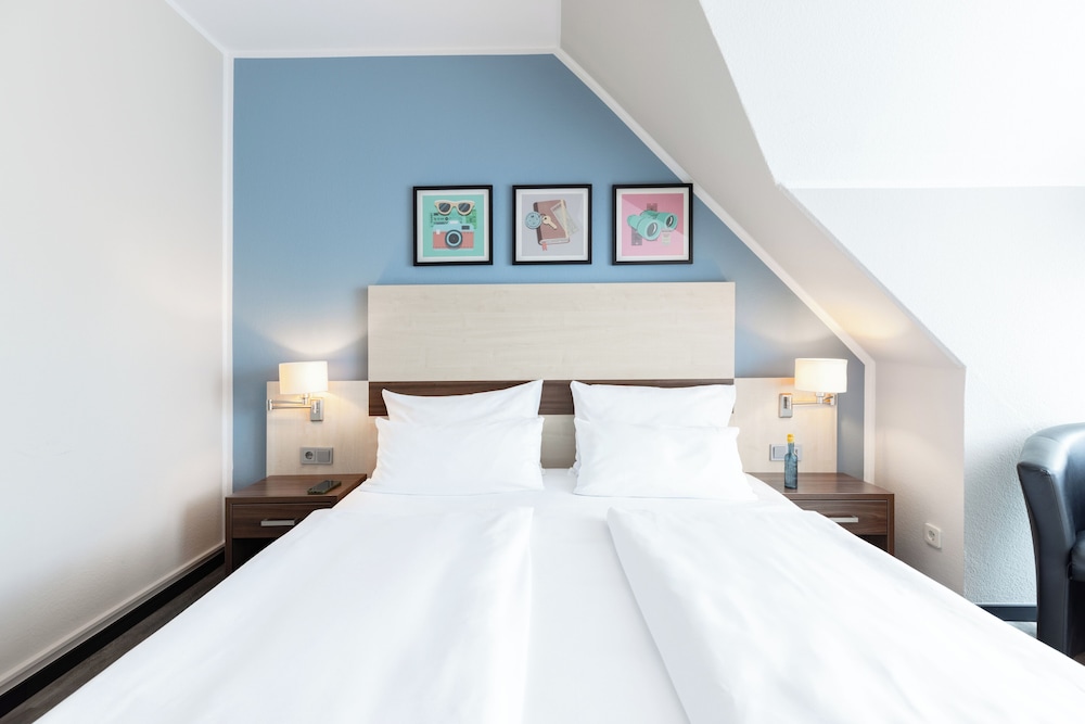 Standard Room, 2 Twin Beds - Photo 2