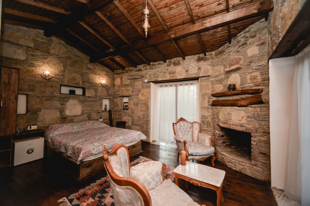 Classic Triple Room photo 2