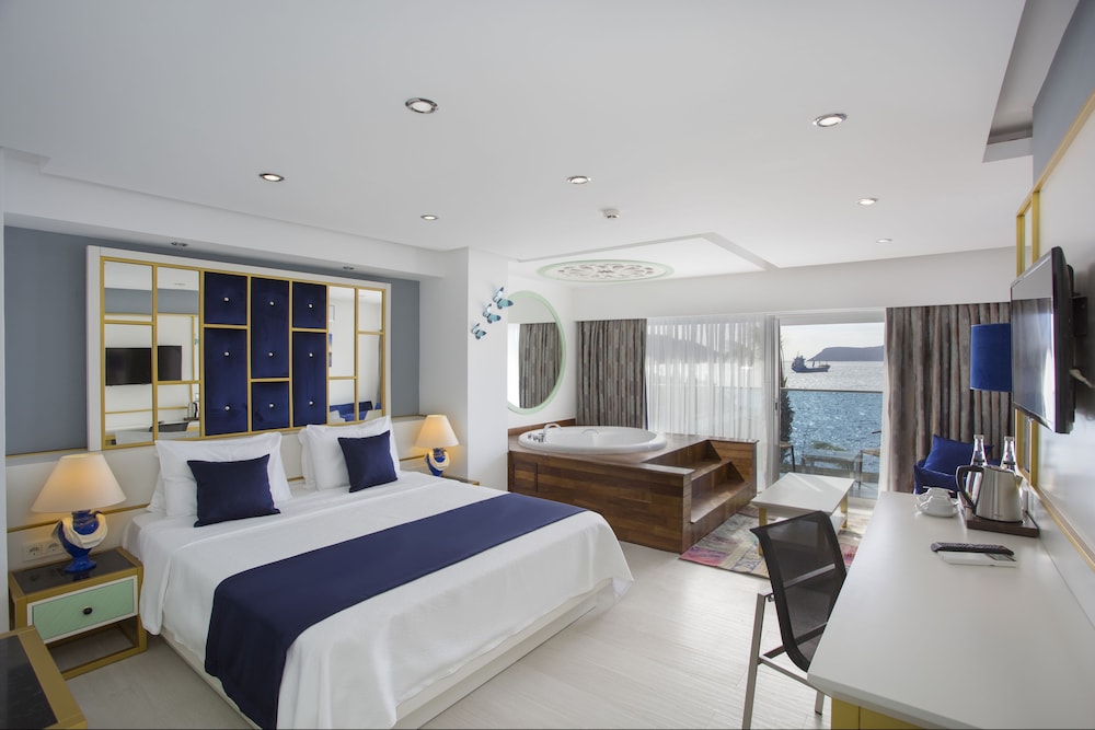 Honeymoon Room, 1 Double Bed, Non Smoking, Sea View photo 1