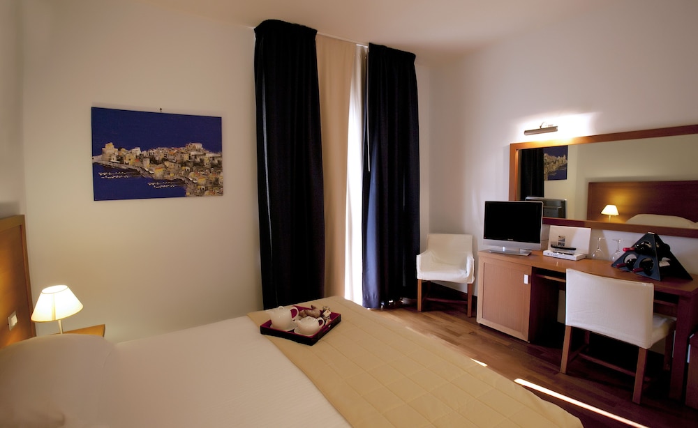 Standard Double or Twin Room, 1 Double or 2 Twin Beds - Photo 1