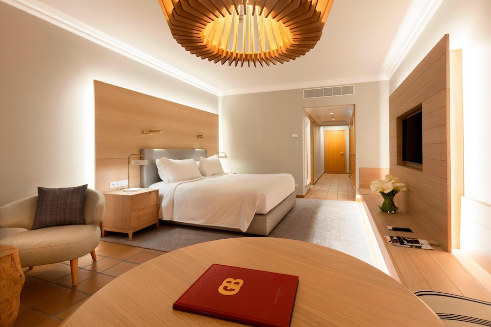 Premium Room, 1 King Bed (Oceanfront)
