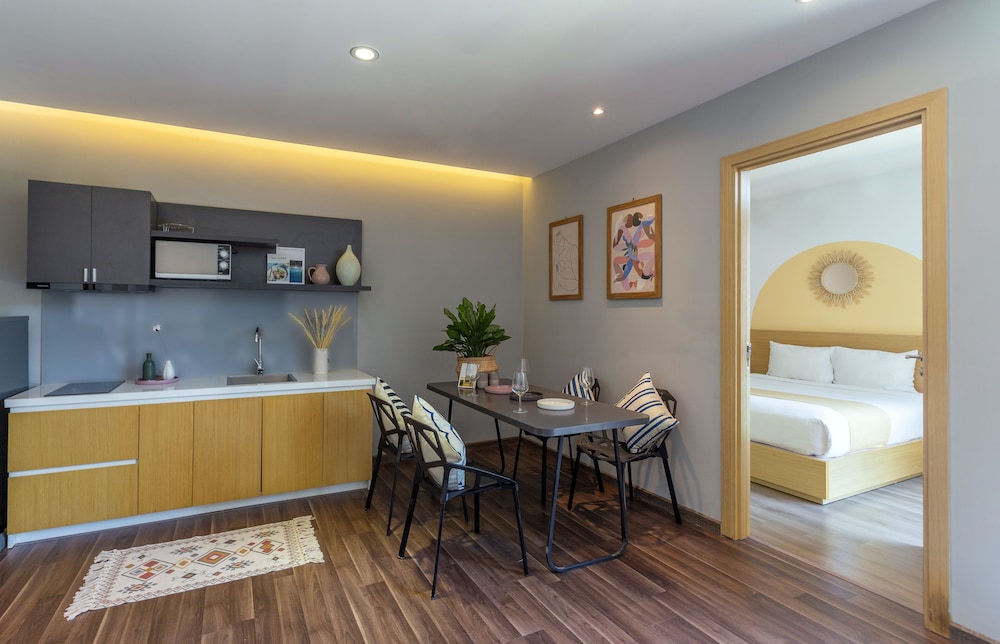 Family Apartment, Kitchen, Pool View