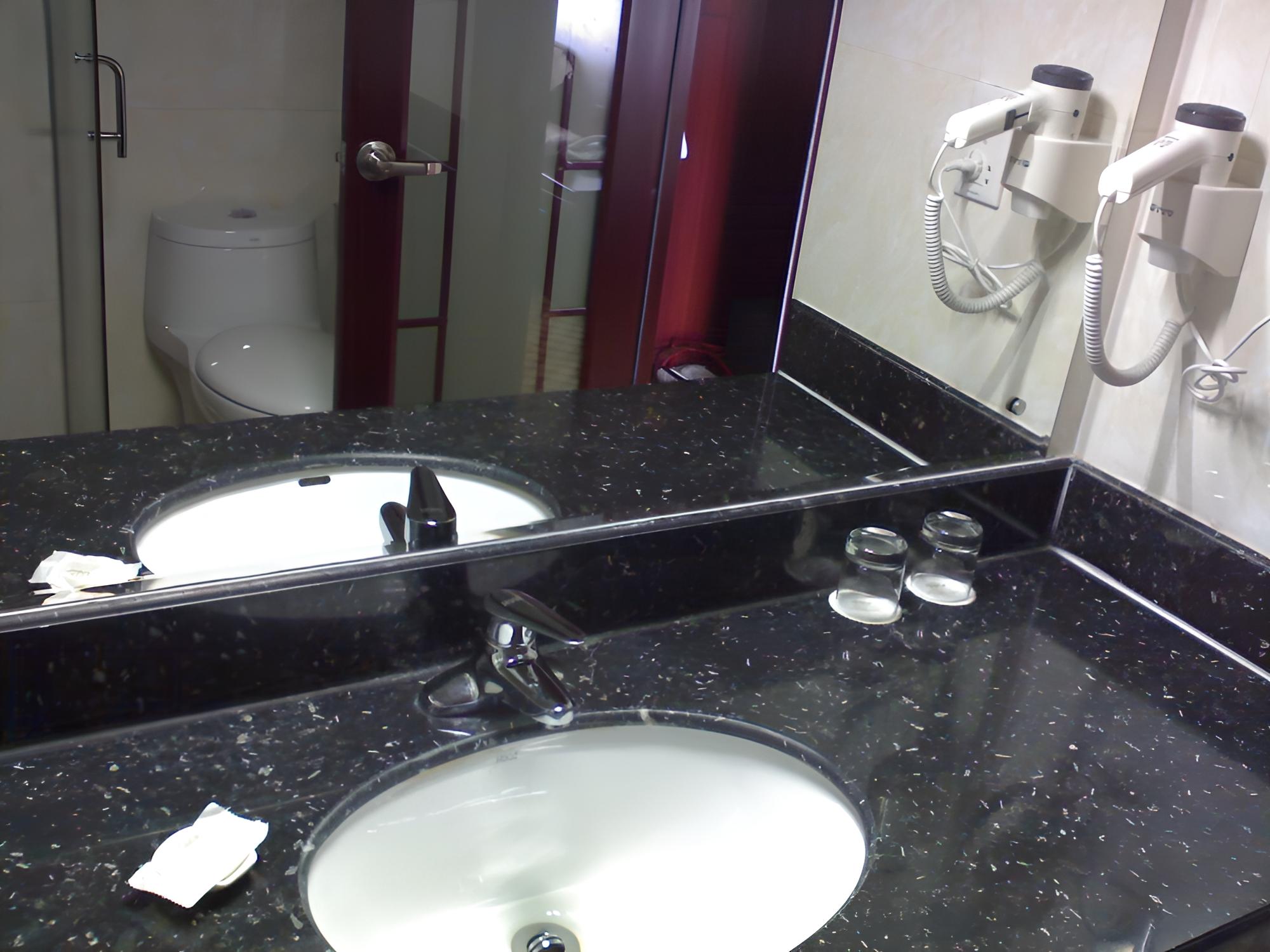 Deluxe Twin Room photo 3