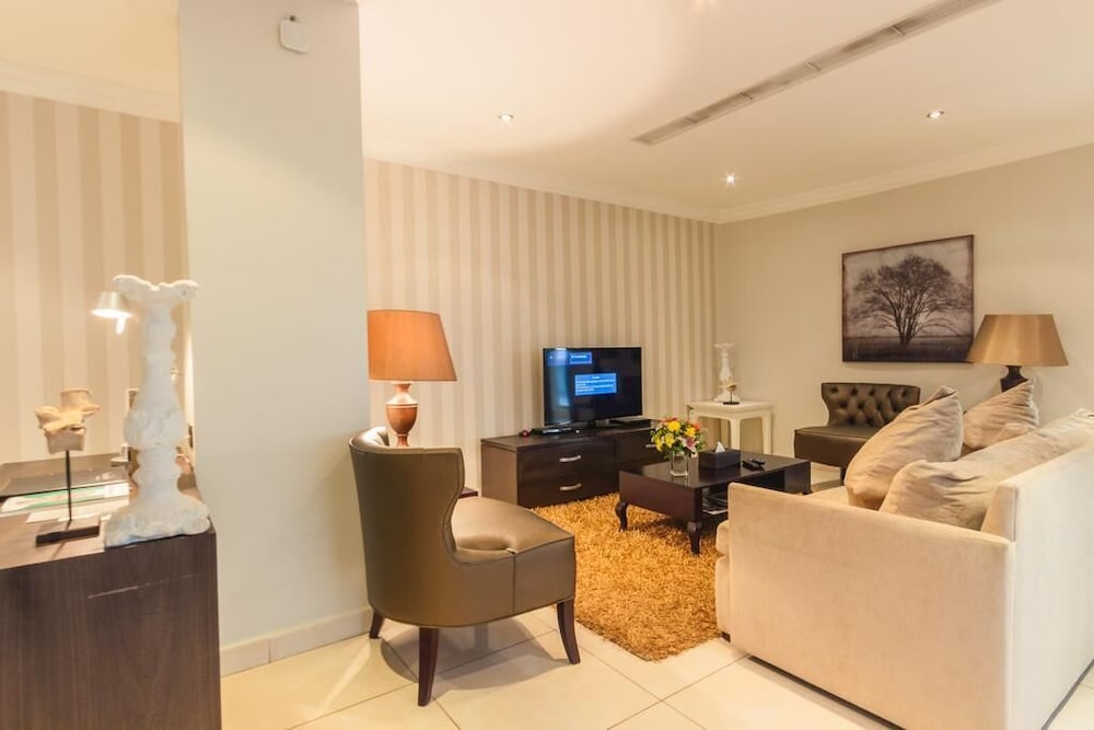 Business Room, 1 Bedroom, Transfer Shower, City View photo 2