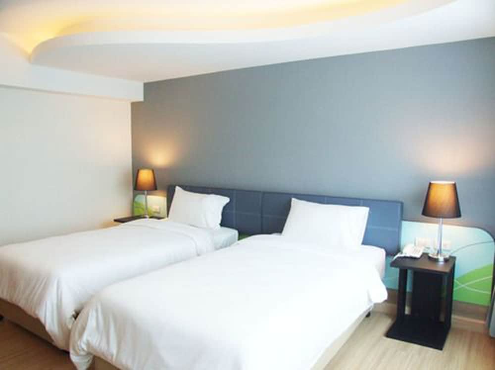 Deluxe Twin Room photo 1