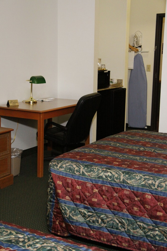 Standard room with two double beds