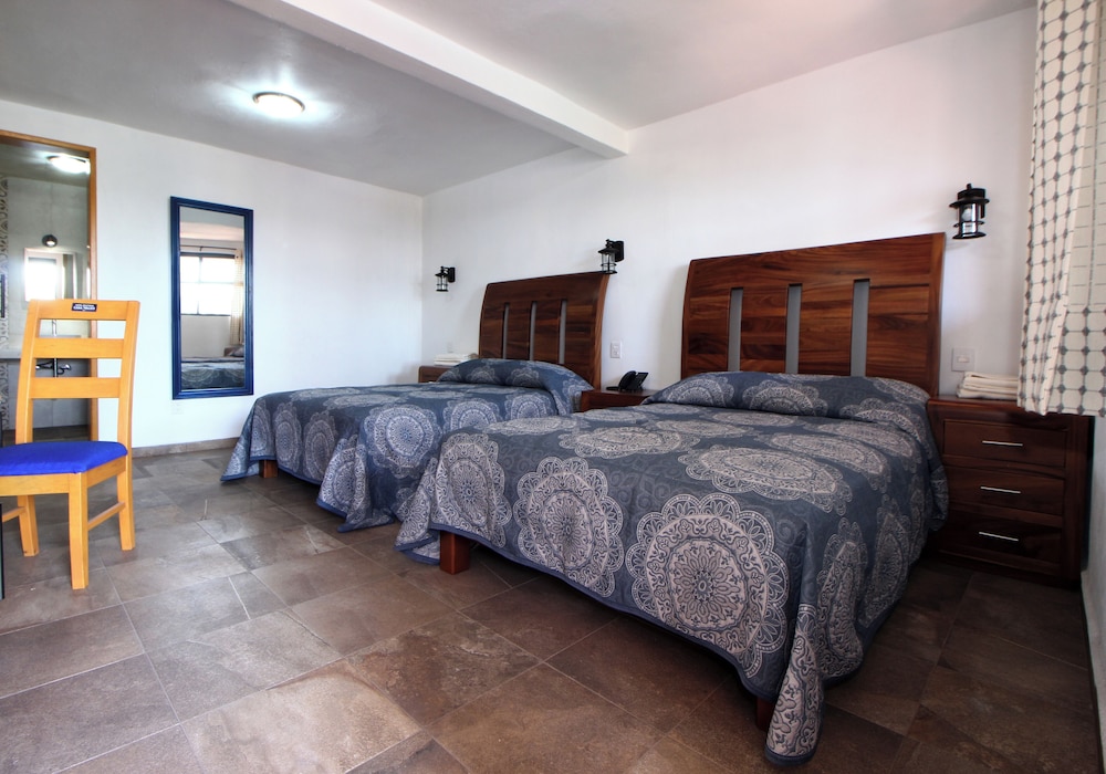 Standard Room, 2 Double Beds photo 3