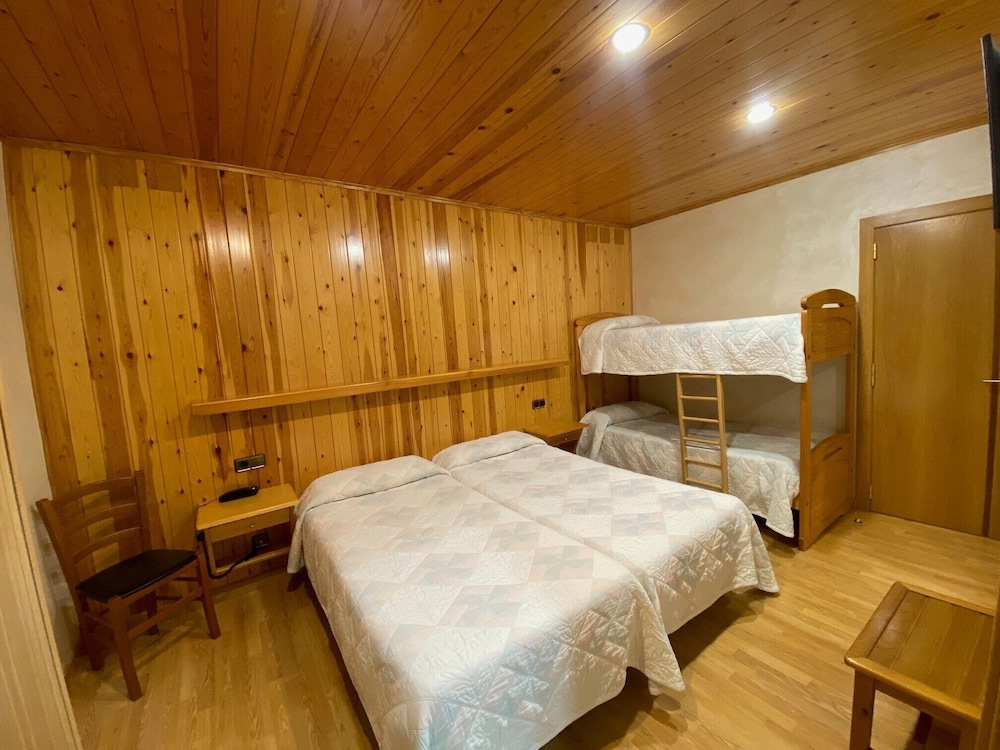 Family Room - Photo 3