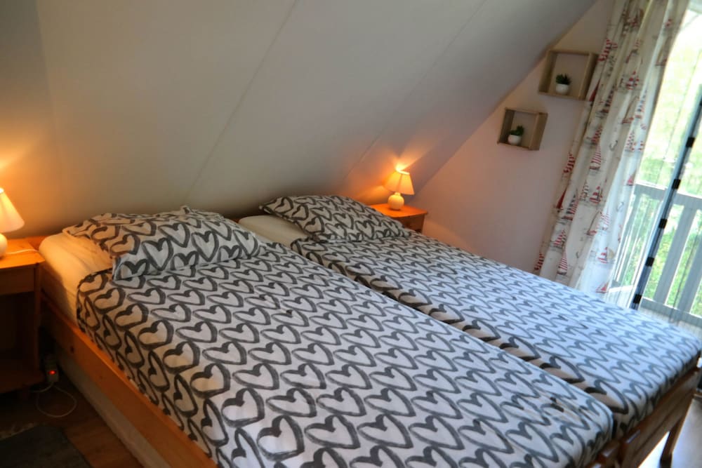 Bungalow, 3 Bedrooms, Balcony, Garden View photo 1