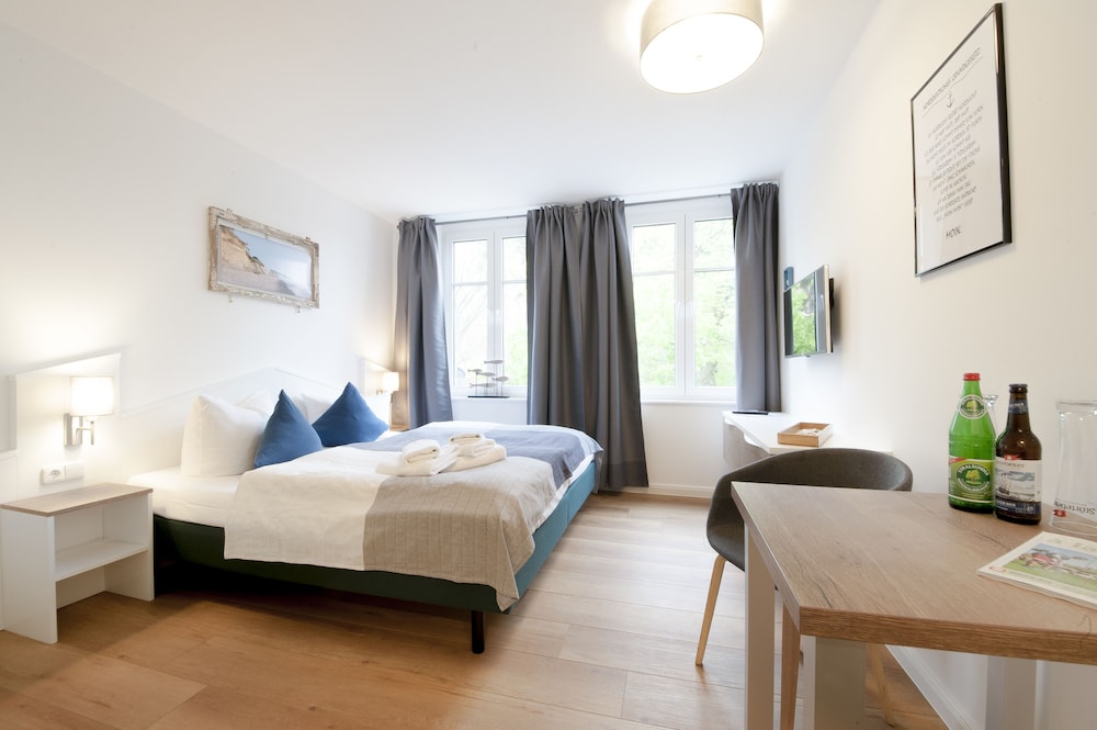 Apartment, 1 Queen Bed (incl. 45€ + 25€ pp service fee) photo 2