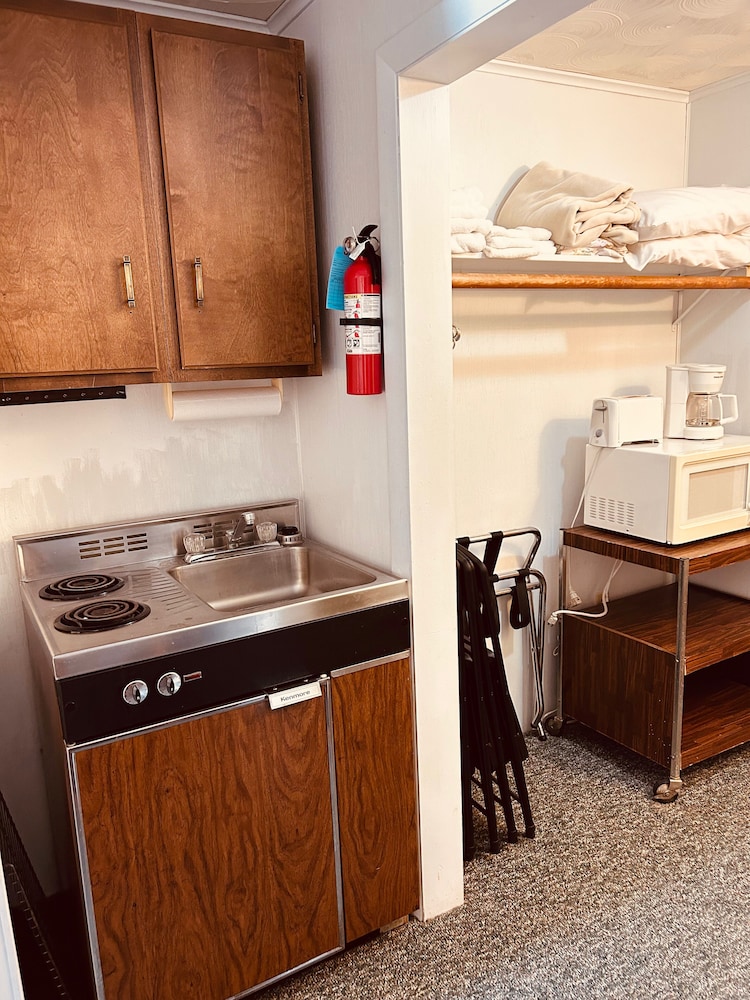 Superior Double Room, 2 Queen Beds, Kitchenette photo 2