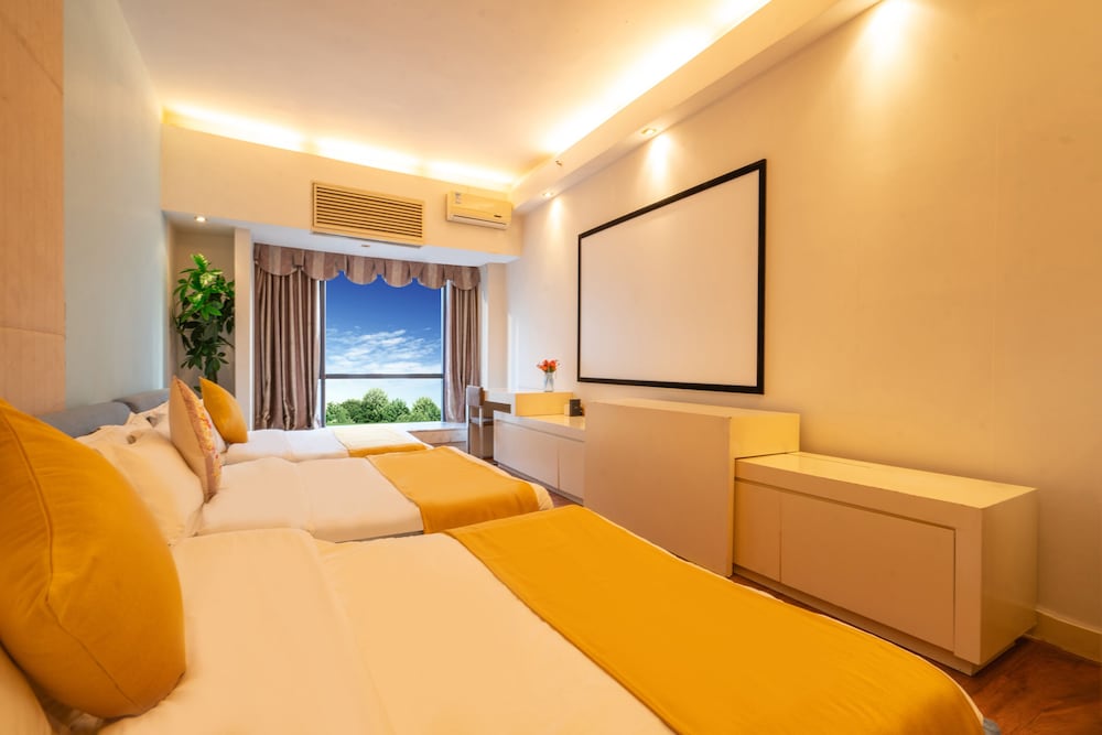 Luxury Triple Room