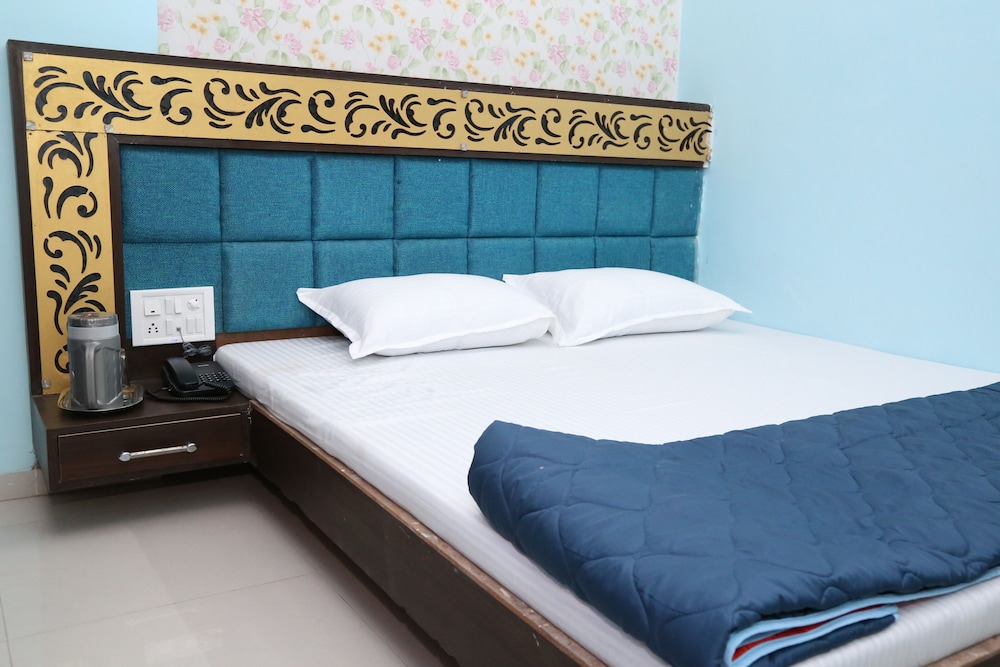 Deluxe Room - Photo 7