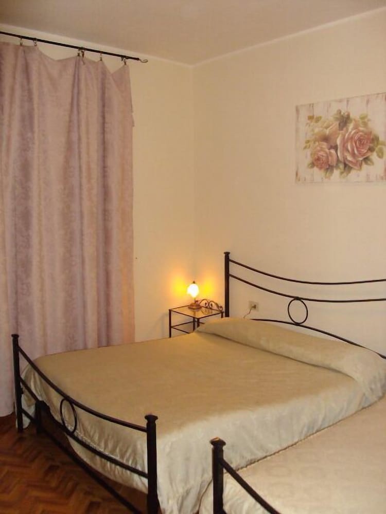 Basic Single Room, Private Bathroom