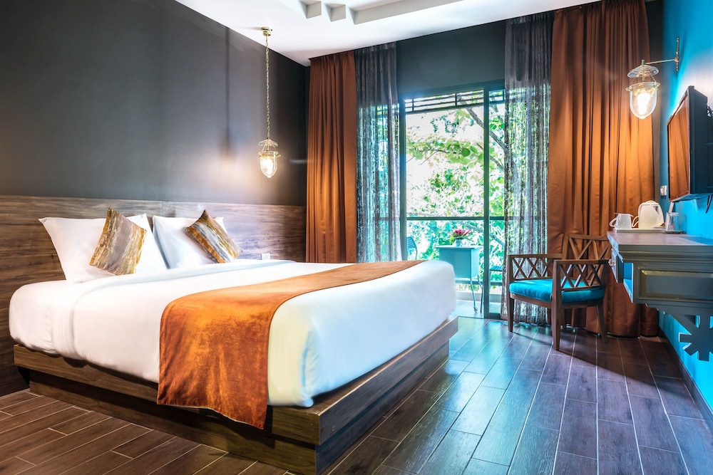 Deluxe Room - Photo 8