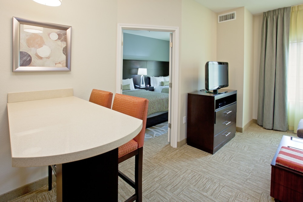 Suite, 1 Bedroom, Accessible, Non Smoking (Comm, Kitchen) photo 2