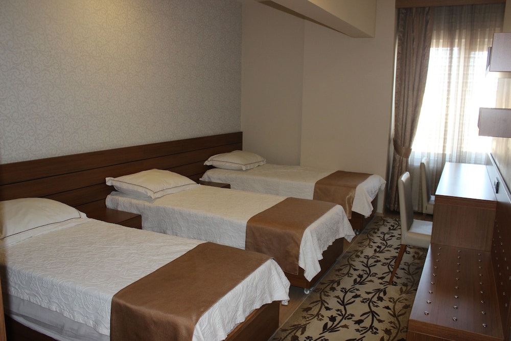 Standard Triple Room photo 2