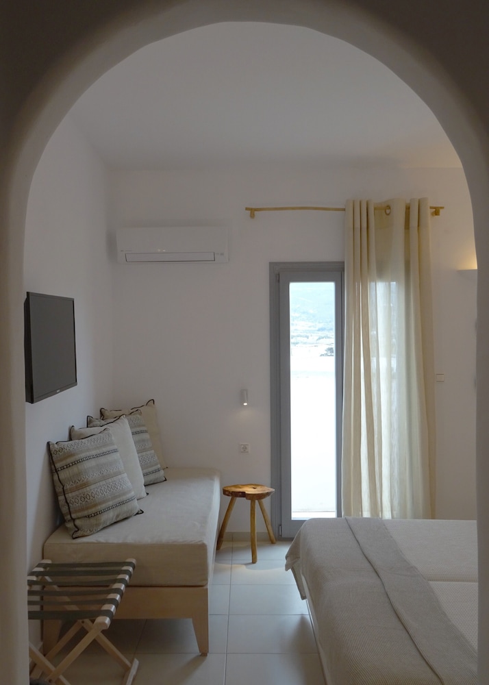 Standard Triple Room, Sea View photo 1