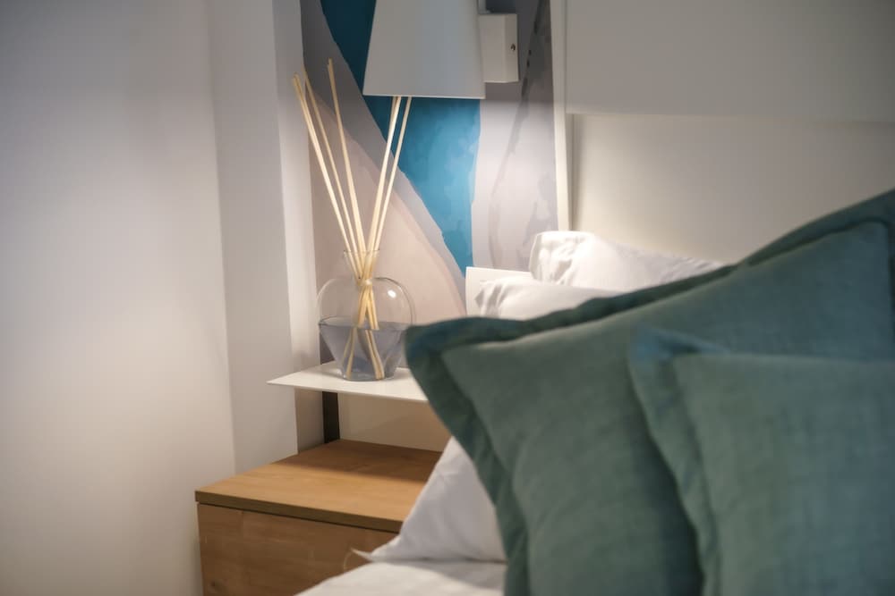 Junior Studio Suite, 1 Queen Bed with Sofa bed, Sea View, Sea Facing photo 2