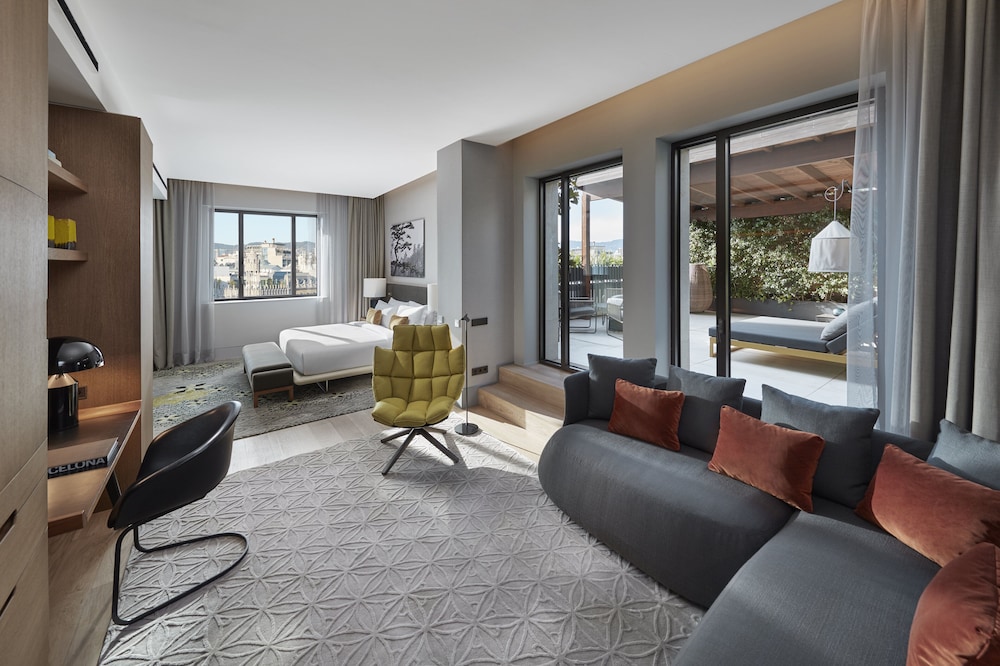 Penthouse, Multiple Beds (Suite) thumbnail 5
