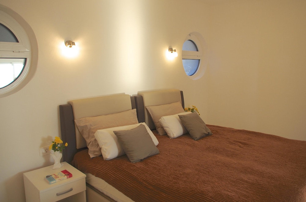 Deluxe Apartment, 1 Bedroom, Balcony photo 2