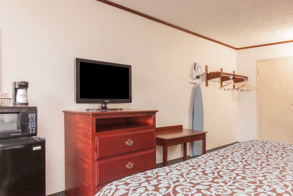 King Room - Non-Smoking photo 1