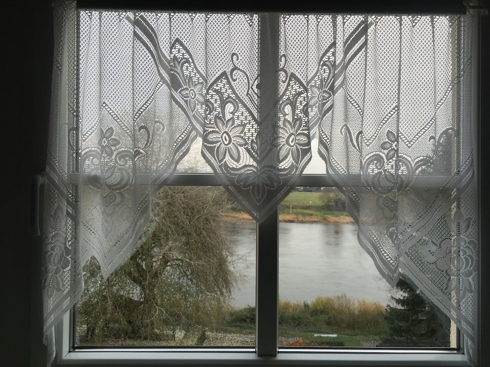 Double Room, Non Smoking, River View photo 3