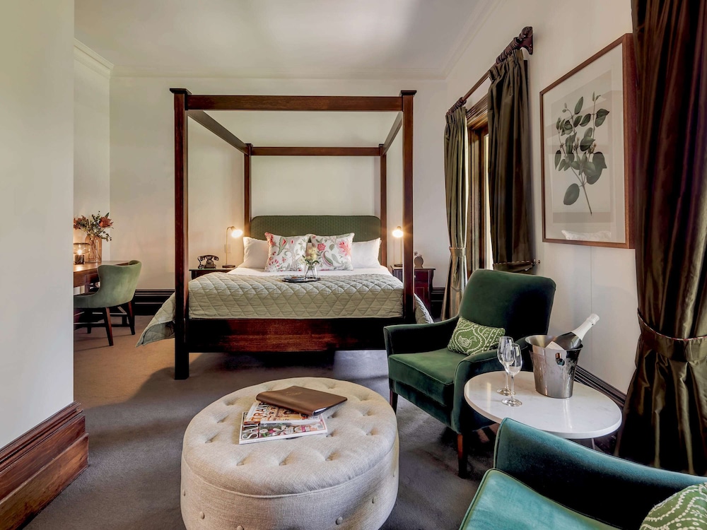 Piccadilly Wing Garden Room