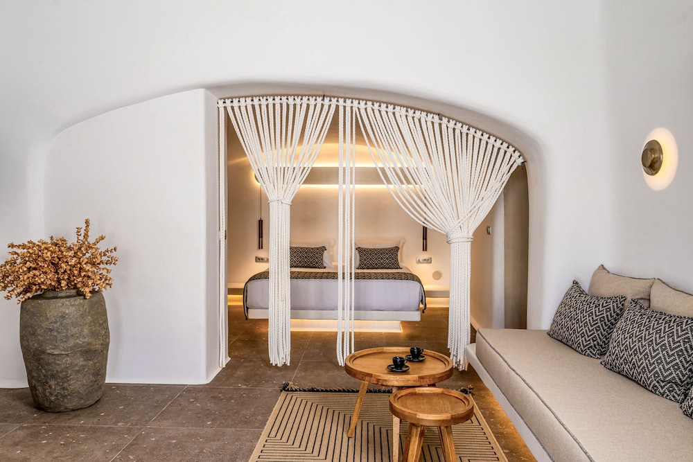 Cave Superior Suite with jacuzzi - Photo 1